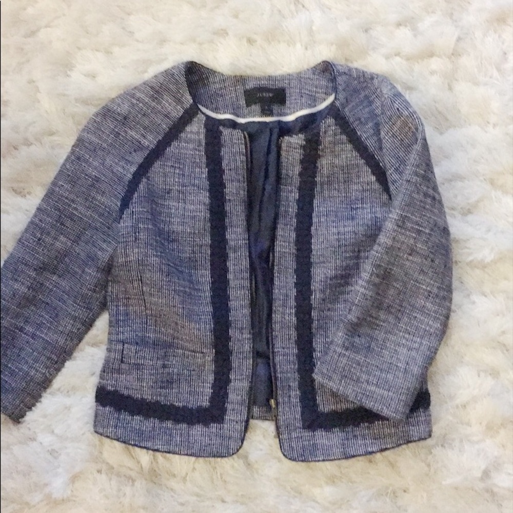 Cropped 3/4 sleeve collarless jacket